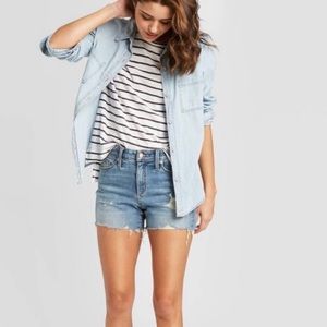 🌸3/$25 🆕 Universal Thread Distressed Cut Off Denim Shorts Medium Wash, Size 10